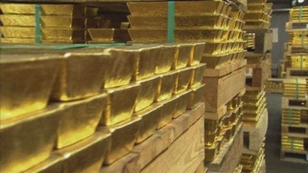 Investing in gold with a bank